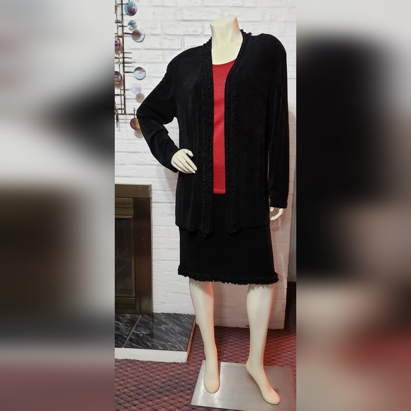 SOFTWEAR | Woman's 2 Pc Set (Suit) - Picture 2 of 11